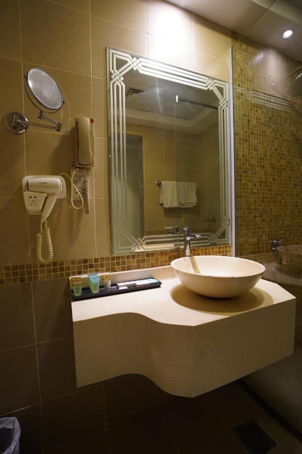 Cube Hotel Dubaj Kültér fotó